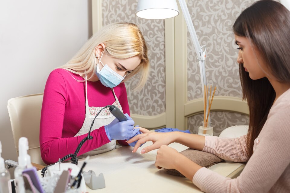 Karaburun Manikürcü